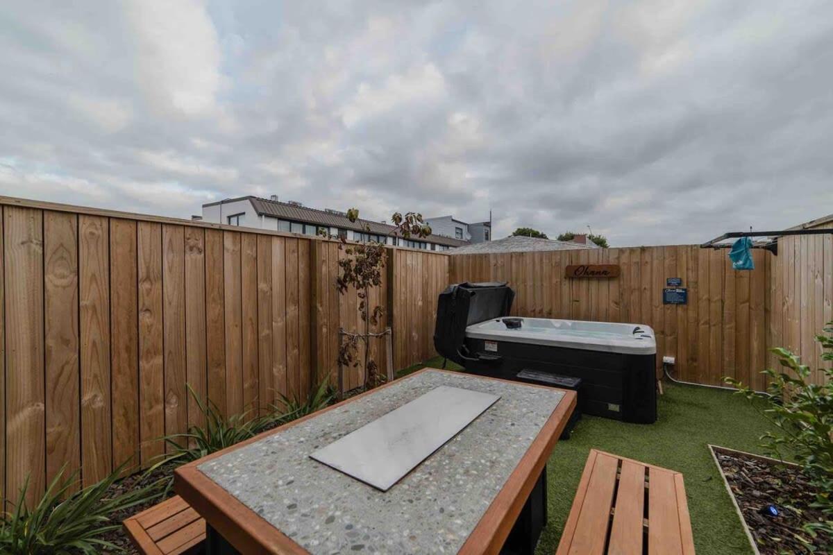 Stones Throw From The Stadium & Hot Tub Κράισττσερτς Εξωτερικό φωτογραφία